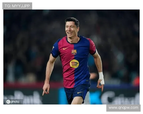 九年前的今天,莱万替补登场在9分钟内打进5球